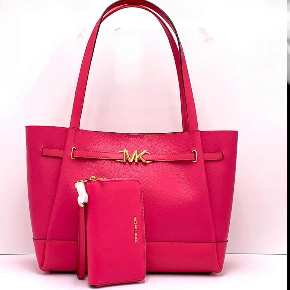 MICHAEL KORS Reed Large Belted  Shoulder Handbag & Multifunctional Phone Case